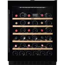 82 cm aukščio įmontuojamas vyno šaldytuvas AEG AWUS052B5B